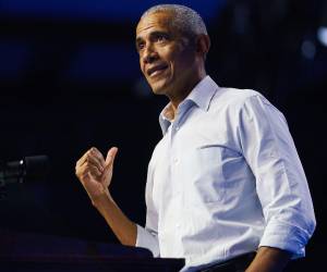 Barack Obama cumple 65 años con un legado que sigue influyendo en la política de Estados Unidos.