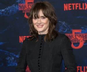 Winona Ryder vuelve a ponerse bajo la dirección Tim Burton, esta vez en la tercera temporada de Merlina. Ya es sabido que la actriz es una de las favoritas del director.