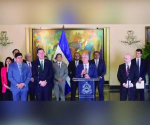 El Gabinete Económico y el FMI realizarán en octubre la sexta revisión del acuerdo y después negociarán un nuevo programa.