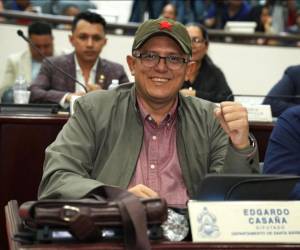 Entre 2023 y 2026, el diputado Edgardo Casaña fue beneficiado en Santa Bárbara con dos plazas: una como docente y otra con el cargo inventado de jefe de sección departamental.