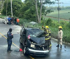 Uno de los fallecidos quedó atrapado en los amasijos de hierro.
