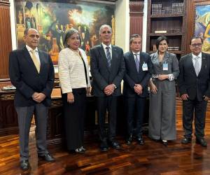 El sector privado se reunió con el mandatario en Casa Presidencial.