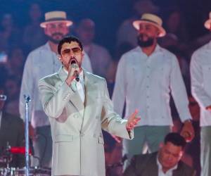 El puertorriqueño está haciendo historia en el Super Bowl.