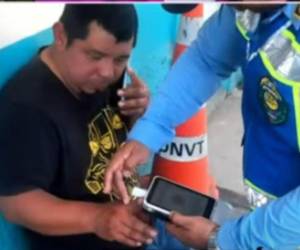 El hecho ocurrió la mañana del pasado domingo -15 de marzo- en el tramo carretero que atraviesa la aldea La Garroba, cuando el imputado presuntamente perdió el control del vehículo que conducía.