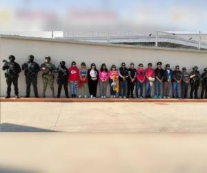 La acción fue encabezada por agentes de la Marina, de la Fiscalía General de la República (FGR) y de la Secretaría de Seguridad y Protección Ciudadana (SSPC), en coordinación con la Secretaría de la Defensa Nacional, la Guardia Nacional y fuerzas estatales de Veracruz.