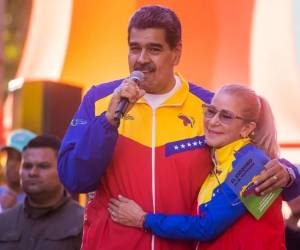 Maduro y Flores permanecen desde la noche del sábado recluidos en el Centro de Detención Metropolitano.