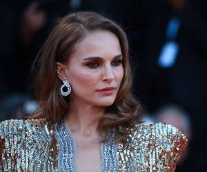 Natalie Portman, ganadora del Oscar por Black Swan, explicó en una entrevista con Harper's Bazaar, recogida esta semana por medios estadounidenses, que desde niña construyó a conciencia la imagen de una joven estudiosa y recatada para defenderse de la forma en que la industria presentaba sus primeros papeles.