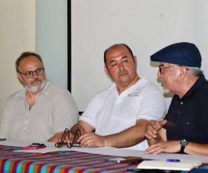 Entre experiencias que van desde los 42 años del Festival Internacional de Poesía de Trois-Rivières, en Canadá, hasta los procesos emergentes de Honduras y Bolivia, el conversatorio dio oportunidad al análisis.