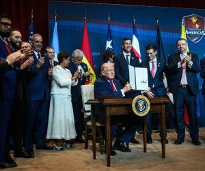 En el evento de la cumbre se realizó la firma de un documento.