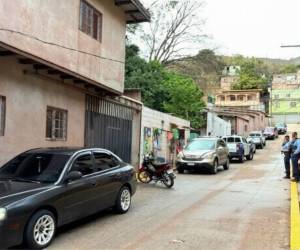 De acuerdo con información preliminar, el crimen ocurrió dentro de la vivienda que ambos compartían como pareja.