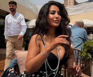 La 'influencer' marroquí, Soukaina Janah, fue condenada este lunes 17 de agosto a diez meses de prisión en sentencia firme y al pago de una multa de 500 dírhams (unos 45 euros) por ultraje público al pudor, informaron medios locales.