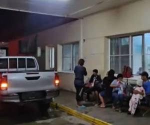 La víctima llegó al centro asistencial con varias heridas en el rostro y el cuerpo.