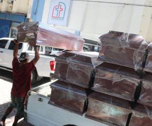 Disponible las 24 horas, la Funeraria del Pueblo entrega ataúdes, presta sala velatoria y brinda kits con alimentos para acompañar a familias en duelo.