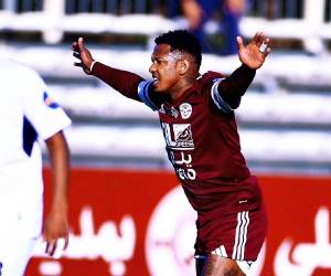 Así lo celebró el romántico, quien deslumbra en su nueva etapa.