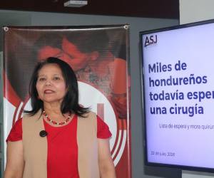 Blanca Munguía, directora de salud de la Asociación para una Sociedad más Justa (ASJ) presentó el informe sobre los pacientes que siguen esperando ser operados en el sistema sanitario público.