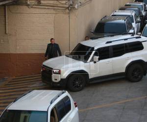 López llegó cerca de las 5:00 de la tarde al Congreso Nacional.