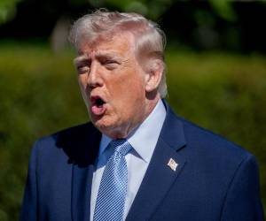 En una rueda de prensa ofrecida poco después, Trump repitió que los iraníes quieren que EE.UU. siga bombardeando, incluso si eso los pone en peligro, porque sus vidas corren un riesgo mucho mayor.