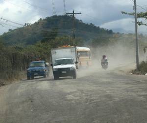 Varias obras de la SIT en el Distrito Central quedaron abandonadas, dejando calles y carreteras sin terminar tras promesas de la SIT.