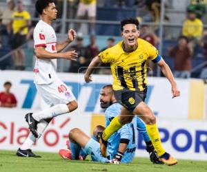 Jhow Benavídez sentenció la goleada del Real España sobre el Olimpia por la triangular.