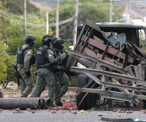 Entre los heridos hay ocho policías, informaron las autoridades.
