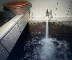 Los capitalinos tendrán que esperar más tiempo para que llegue agua a sus hogares.