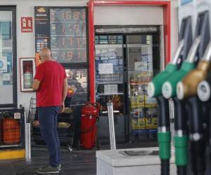 Gobierno alemán rebaja impuesto sobre hidrocarburos para aliviar a ciudadanos y empresas.