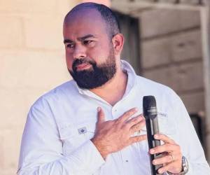Rafael Sarmiento desafía al oficialismo y lanza su precandidatura en Libre.