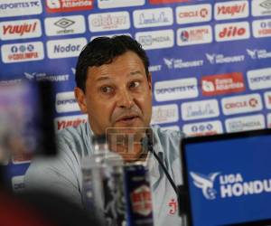 Campos reveló por qué no puso a jugar a su goleador en este clásico.