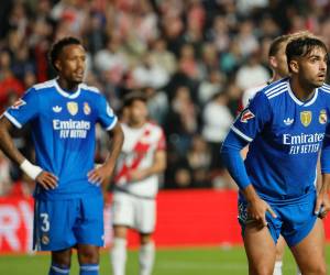 El Atlético de Madrid triunfó y mete presión al Barcleona.