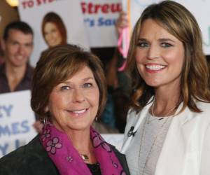 La desaparición de Nancy Guthrie, madre de la reconocida presentadora de televisión Savannah Guthrie, mantiene en vilo a las autoridades estadounidenses y a cientos de voluntarios que continúan buscándola más de cuatro meses después de que fuera vista por última vez en Arizona. Recientemente, una pista anónima llevó las labores de búsqueda hasta territorio mexicano, donde un grupo ciudadano intenta encontrar cualquier indicio que permita esclarecer el caso.