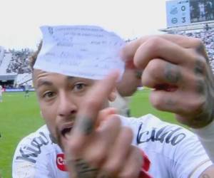 Neymar perdió los estribos tras ser sustituido por error.