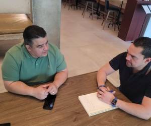 El presidente del Congreso Nacional, Tomás Zambrano, y el presidente de la Fundación 15 de Septiembre sostuvieron un dialogo.