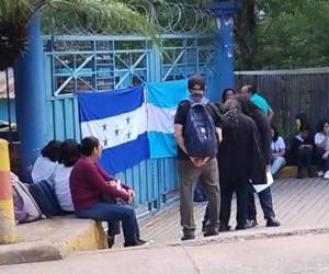 La Escuela Nacional de Música permanece en huelga luego de que padres de familia denunciaran el despido de cuatro trabajadores.