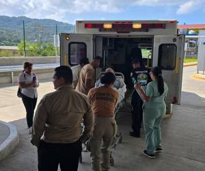 La emergencia suscitada anoche en Roatán provocó un sobreesfuerzo al comandante de Bomberos originando el preinfarto.