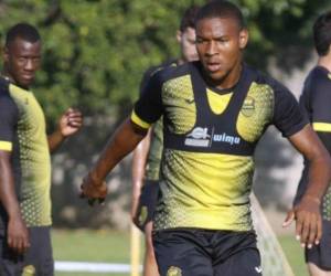 El defensor Yeison Mejía se suma a Denil Maldonado como nuevos legionarios en la MLS.