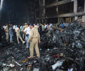 El número de cuerpos recuperados (265) excede al de los ocupantes de la aeronave, lo que sugiere decenas de muertos en el campus universitario sobre el que se precipitó el avión.
