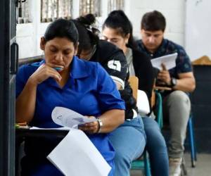 A los jóvenes y adultos se les evaluó las competencias en el área de lectura, escritura y lógica matemática.