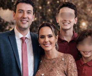 Una tragedia familiar sacudió a Brasil la madrugada del 12 de febrero, cuando el secretario de Gobierno de Itumbiara, Thales Naves Alves Machado, de 40 años, disparó contra sus dos hijos mientras dormían en su vivienda y posteriormente se quitó la vida, según confirmaron autoridades locales.