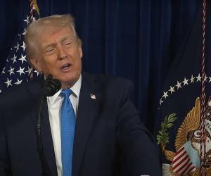 Trump le advirtió al mandatario colombiano de que debe cuidarse el trasero.