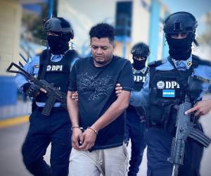 Jefferson Alfredo Centeno Reyes, alias El Pega, fue capturado en la colonia El Carrizal, investigado por raptar y violar a mujeres, utilizando el servicio de taxis en la capital.