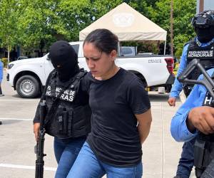 Johana Michel Flores Alvarenga tras ser arrestada en Chamelecón, San Pedro Sula.