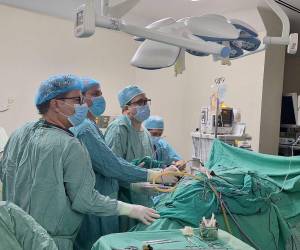 Hospital de Especialidades realiza trasplante renal con técnica laparoscópica.
