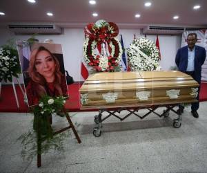 El féretro de Miriam Barahona fue trasladado bajo resguardo hacia Tegucigalpa, donde familiares y dirigentes políticos esperaban rendirle tributo en la sede del Comité Central Ejecutivo del Partido Liberal donde se le brindó un sentido homenaje.