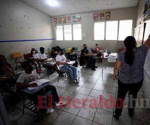 Las autoridades de Educación prevén que al menos 20 mil docentes participen en el proceso de concursos en agosto