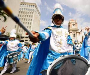 Con música, ritmo y energía, los integrantes de la banda ofrecieron un gran espectáculo ante los asistentes que se congregaron para disfrutar de la jornada.