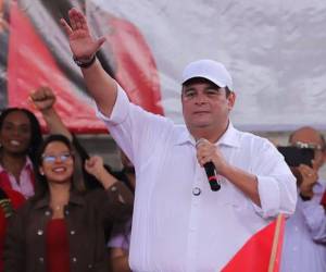 Un análisis de EL HERALDO Plus detalla que la alcaldía de Jorge Aldana incorporó casi 2,100 empleados, disparando la planilla a 3,653 trabajadores.