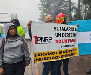 Empleados del PNRP bloquean carreteras en Villanueva, La Ceiba y El Progreso, exigiendo el pago de tres meses de salarios atrasados.