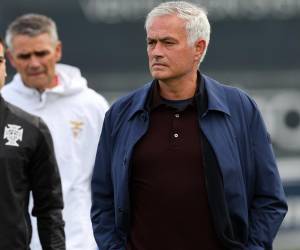 José Mourinho asegura que no se ha contactado con nadie del Real Madrid.