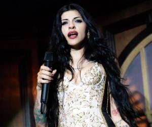 La cantante argentina Cazzu debutará como actriz en Risa y la cabina del viento, una película dirigida por su compatriota Juan Cabral que se estrenará el 16 de abril en los cines del país suramericano tras haber sido premiada en festivales internacionales.