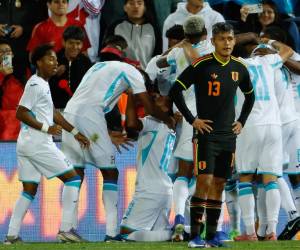 Una mejor versión de Hondurassaca su garra catracha en empate ante Perú en debut de Molina